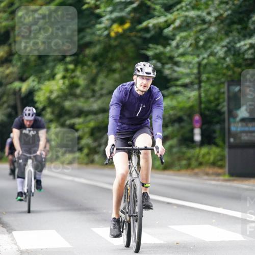 14.09.2025 - Stadtparktriathlon Michael Burmester http://msf.ph/oto/8912740 14.09.2025 11:42:55 Radfahren 789, 824, 926, 941, 976, 990, 1008, 1029, 1055, 1075, 1119 meine-sportfotos.de
