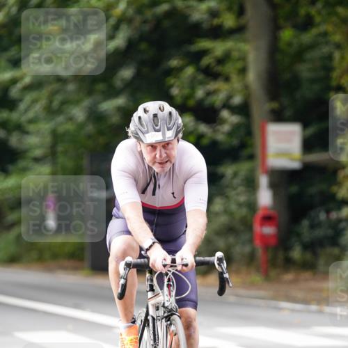 14.09.2025 - Stadtparktriathlon Michael Burmester http://msf.ph/oto/8912757 14.09.2025 11:43:18 Radfahren 946, 985, 1059, 1117 meine-sportfotos.de