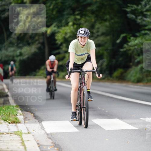 14.09.2025 - Stadtparktriathlon Michael Burmester http://msf.ph/oto/8912764 14.09.2025 11:43:27 Radfahren 961, 985, 1077, 1117 meine-sportfotos.de