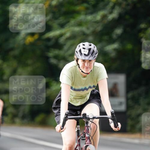 14.09.2025 - Stadtparktriathlon Michael Burmester http://msf.ph/oto/8912766 14.09.2025 11:43:28 Radfahren 961, 985, 1077, 1117 meine-sportfotos.de