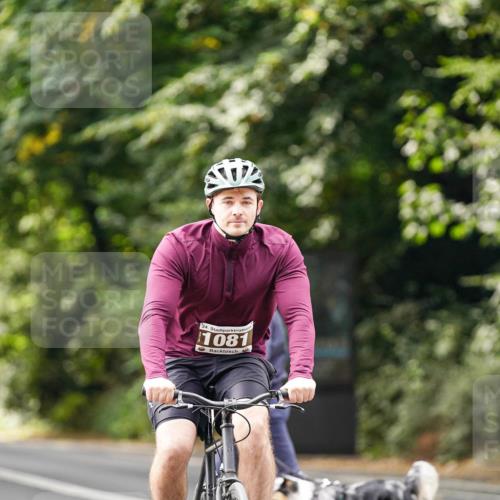 14.09.2025 - Stadtparktriathlon Michael Burmester http://msf.ph/oto/8912780 14.09.2025 11:43:52 Radfahren 932, 1081, 1112 meine-sportfotos.de