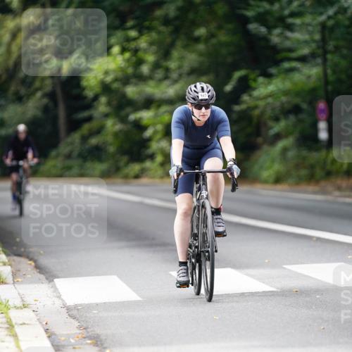 14.09.2025 - Stadtparktriathlon Michael Burmester http://msf.ph/oto/8912788 14.09.2025 11:44:08 Radfahren 925, 996, 1020, 1027, 1101, 1115 meine-sportfotos.de