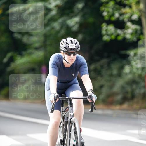 14.09.2025 - Stadtparktriathlon Michael Burmester http://msf.ph/oto/8912790 14.09.2025 11:44:09 Radfahren 925, 996, 1027, 1115 meine-sportfotos.de