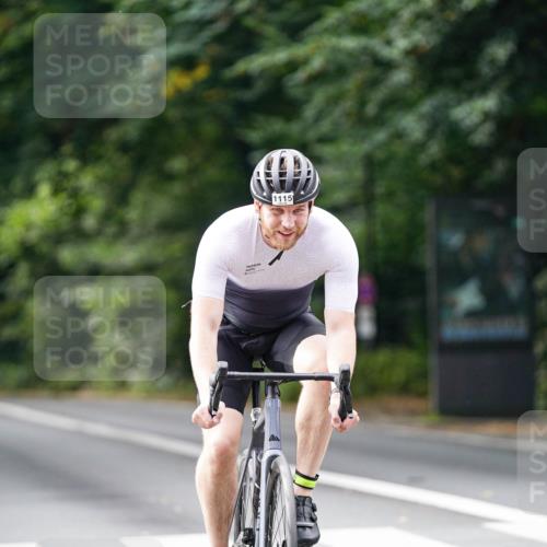 14.09.2025 - Stadtparktriathlon Michael Burmester http://msf.ph/oto/8912797 14.09.2025 11:44:15 Radfahren 925, 996, 1027, 1115 meine-sportfotos.de