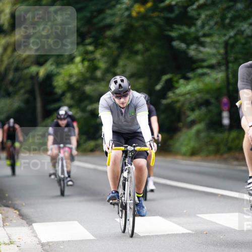 14.09.2025 - Stadtparktriathlon Michael Burmester http://msf.ph/oto/8912806 14.09.2025 11:44:27 Radfahren 931, 944, 973, 982, 1009, 1026, 1040, 1051, 1085 meine-sportfotos.de