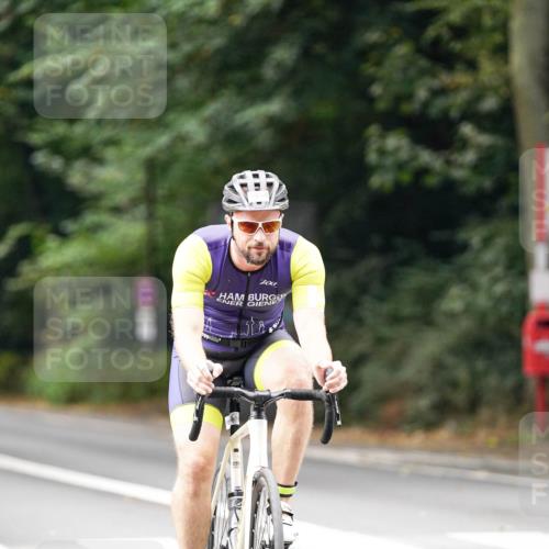 14.09.2025 - Stadtparktriathlon Michael Burmester http://msf.ph/oto/8912841 14.09.2025 11:45:11 Radfahren 1054 meine-sportfotos.de