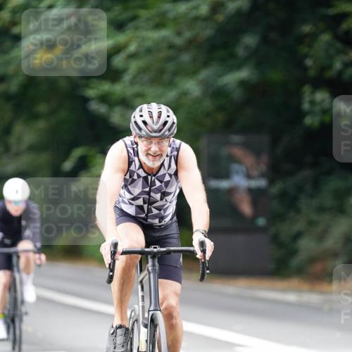 14.09.2025 - Stadtparktriathlon Michael Burmester http://msf.ph/oto/8912852 14.09.2025 11:45:33 Radfahren 963, 975, 981, 1033, 1064, 1078 meine-sportfotos.de