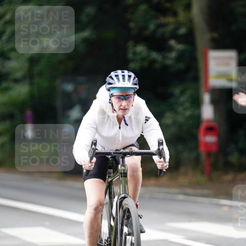 14.09.2025 - Stadtparktriathlon Michael Burmester http://msf.ph/oto/8912857 14.09.2025 11:45:39 Radfahren 963, 975, 981, 1064 meine-sportfotos.de