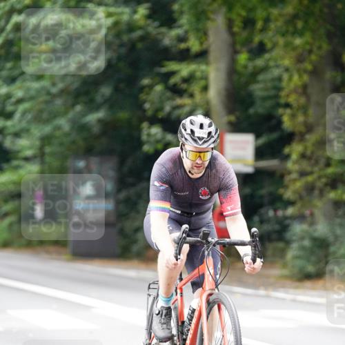 14.09.2025 - Stadtparktriathlon Michael Burmester http://msf.ph/oto/8912871 14.09.2025 11:46:11 Radfahren 1046, 1067, 1096, 1099 meine-sportfotos.de