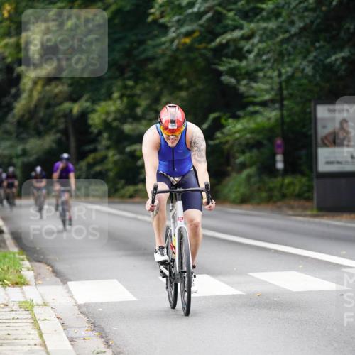 14.09.2025 - Stadtparktriathlon Michael Burmester http://msf.ph/oto/8912877 14.09.2025 11:46:18 Radfahren 943, 1046, 1067, 1086, 1099 meine-sportfotos.de