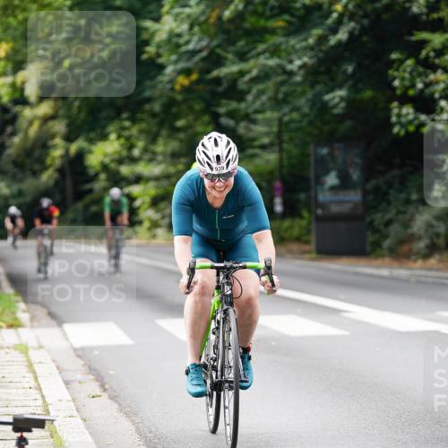 14.09.2025 - Stadtparktriathlon Michael Burmester http://msf.ph/oto/8912895 14.09.2025 11:46:39 Radfahren 939, 1025, 1031, 1058, 1063 meine-sportfotos.de