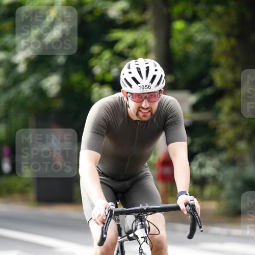 14.09.2025 - Stadtparktriathlon Michael Burmester http://msf.ph/oto/8912948 14.09.2025 11:47:55 Radfahren 949, 1049, 1056 meine-sportfotos.de