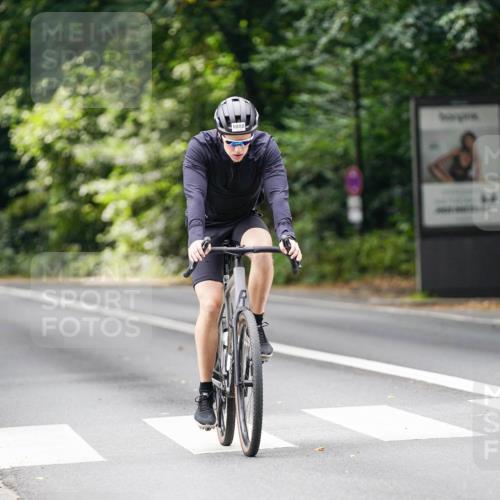14.09.2025 - Stadtparktriathlon Michael Burmester http://msf.ph/oto/8912959 14.09.2025 11:48:10 Radfahren 927, 952, 960, 1006, 1035, 1088, 1116 meine-sportfotos.de