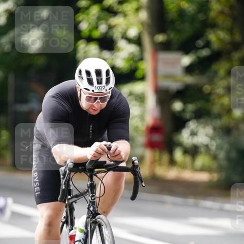 14.09.2025 - Stadtparktriathlon Michael Burmester http://msf.ph/oto/8912984 14.09.2025 11:48:48 Radfahren 951, 1019, 1022, 1071 meine-sportfotos.de