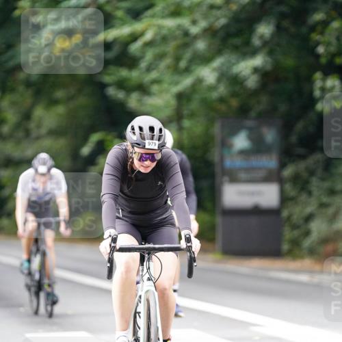 14.09.2025 - Stadtparktriathlon Michael Burmester http://msf.ph/oto/8913026 14.09.2025 11:50:03 Radfahren 958, 979, 1007, 1077, 1084, 1103, 1121 meine-sportfotos.de