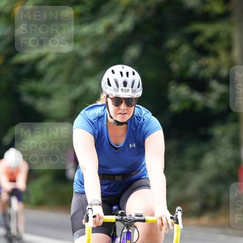 14.09.2025 - Stadtparktriathlon Michael Burmester http://msf.ph/oto/8913033 14.09.2025 11:50:08 Radfahren 935, 958, 969, 978, 979, 1077, 1084, 1103, 1121 meine-sportfotos.de