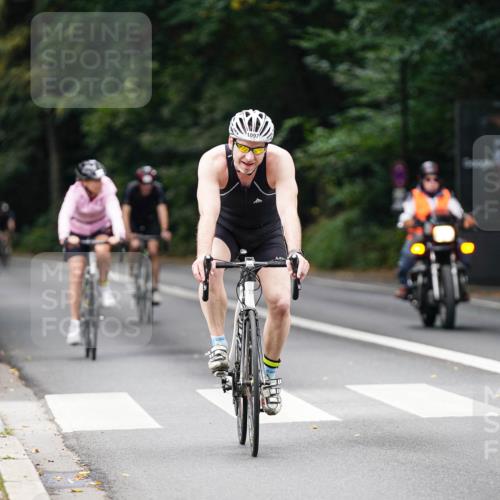 14.09.2025 - Stadtparktriathlon Michael Burmester http://msf.ph/oto/8913081 14.09.2025 11:51:11 Radfahren 962, 974, 1097, 1101 meine-sportfotos.de
