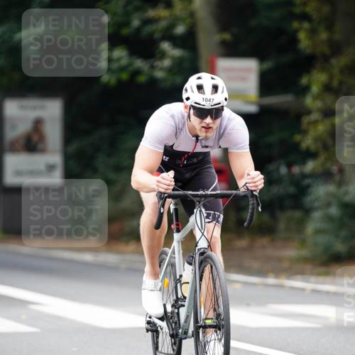 14.09.2025 - Stadtparktriathlon Michael Burmester http://msf.ph/oto/8913181 14.09.2025 11:53:14 Radfahren 944, 946, 963, 1017, 1039, 1047, 1064, 1085, 1125 meine-sportfotos.de