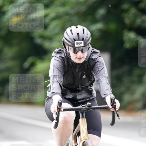14.09.2025 - Stadtparktriathlon Michael Burmester http://msf.ph/oto/8913331 14.09.2025 11:56:31 Radfahren 960, 1023, 1119, 1133, 1172 meine-sportfotos.de