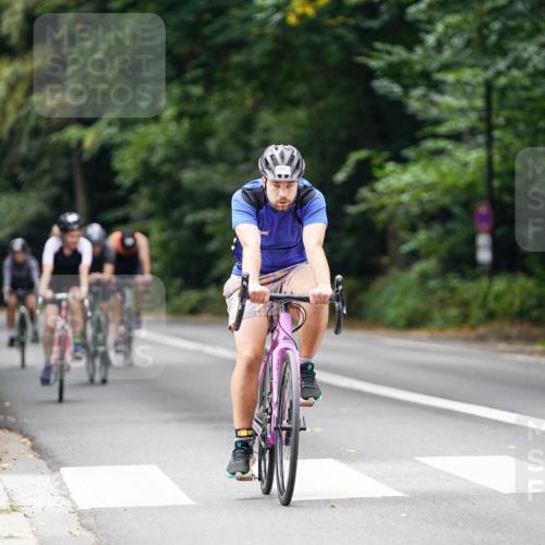 14.09.2025 - Stadtparktriathlon Michael Burmester http://msf.ph/oto/8913337 14.09.2025 11:56:39 Radfahren 949, 964, 1023, 1053, 1071, 1144, 1172 meine-sportfotos.de