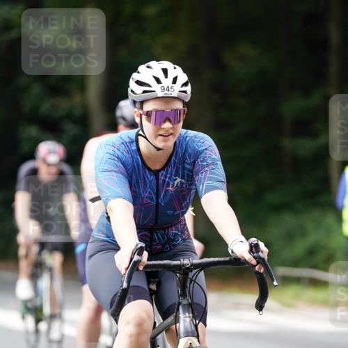 14.09.2025 - Stadtparktriathlon Michael Burmester http://msf.ph/oto/8913422 14.09.2025 11:58:25 Radfahren 945, 1083, 1098, 1101, 1121, 1143, 1155, 1160, 1180, 1213 meine-sportfotos.de