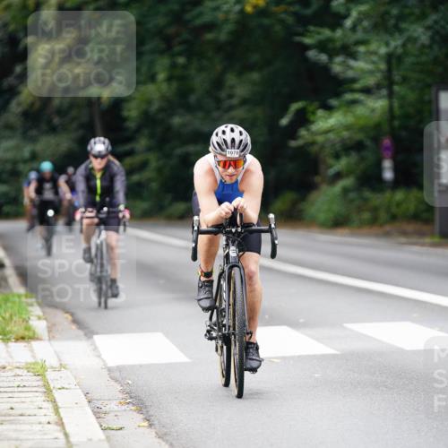 14.09.2025 - Stadtparktriathlon Michael Burmester http://msf.ph/oto/8913461 14.09.2025 11:59:13 Radfahren 970, 978, 1078 meine-sportfotos.de
