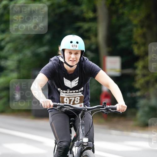 14.09.2025 - Stadtparktriathlon Michael Burmester http://msf.ph/oto/8913466 14.09.2025 11:59:20 Radfahren 958, 970, 978, 1078, 1182 meine-sportfotos.de