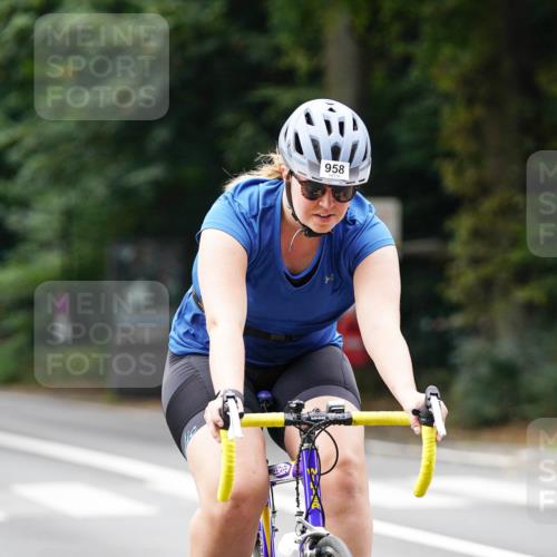 14.09.2025 - Stadtparktriathlon Michael Burmester http://msf.ph/oto/8913470 14.09.2025 11:59:25 Radfahren 958, 978, 1125, 1182 meine-sportfotos.de
