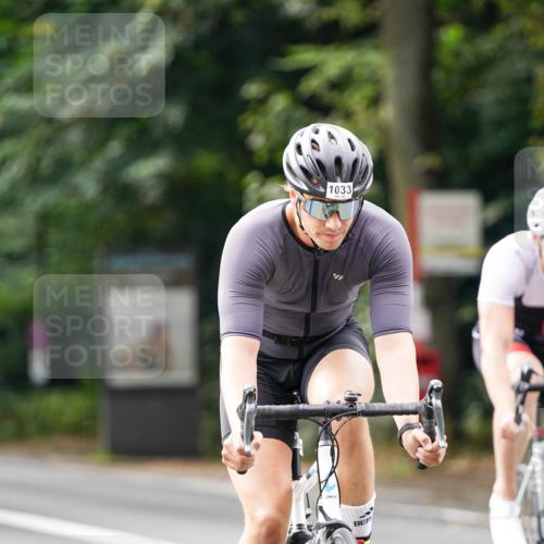 14.09.2025 - Stadtparktriathlon Michael Burmester http://msf.ph/oto/8913511 14.09.2025 12:00:36 Radfahren 1033, 1036, 1047, 1063, 1192 meine-sportfotos.de