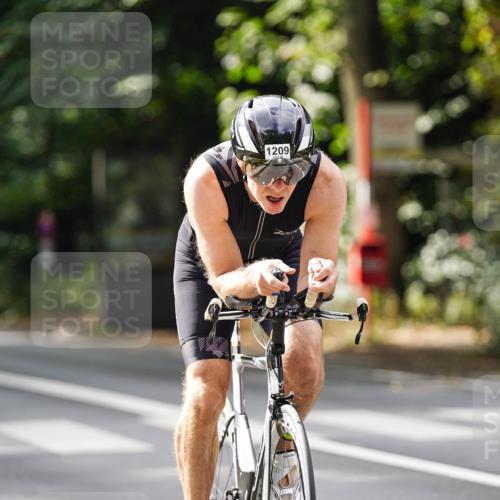 14.09.2025 - Stadtparktriathlon Michael Burmester http://msf.ph/oto/8913535 14.09.2025 12:01:12 Radfahren 1041, 1058, 1060, 1099, 1176, 1188, 1209 meine-sportfotos.de