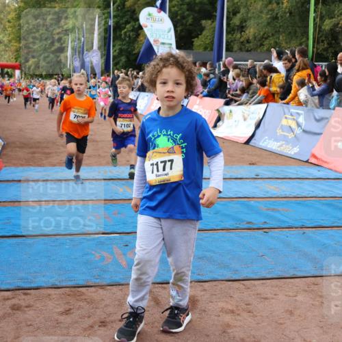 14.09.2025 - Airport Race Strokosch-Dieckow http://msf.ph/oto/8915945 14.09.2025 11:20:39 Ziel 70, 7102, 7177 meine-sportfotos.de