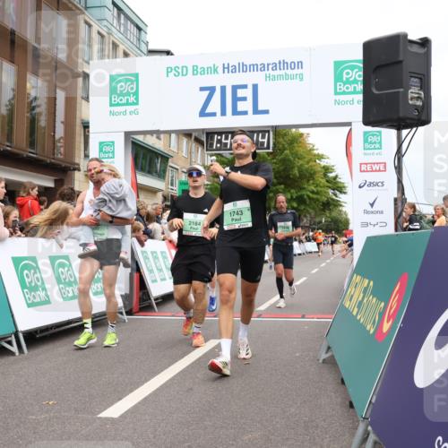 21.09.2025 - PSD Bank Halbmarathon Strokosch-Dieckow http://msf.ph/oto/8917611 21.09.2025 11:44:37 Ziel 1020, 1743, 1839, 1966, 1997, 2184, 2188, 2351, 2386, 3923 meine-sportfotos.de