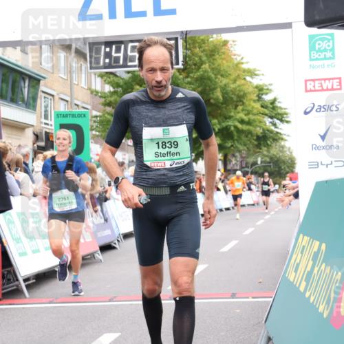 21.09.2025 - PSD Bank Halbmarathon Strokosch-Dieckow http://msf.ph/oto/8917620 21.09.2025 11:44:40 Ziel 1743, 1839, 1997, 2184, 2188, 2351, 2386, 3923 meine-sportfotos.de