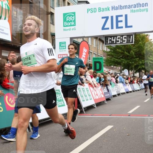21.09.2025 - PSD Bank Halbmarathon Strokosch-Dieckow http://msf.ph/oto/8917746 21.09.2025 11:45:15 Ziel 1123, 1722, 1774, 1958, 2171, 2501, 3925 meine-sportfotos.de