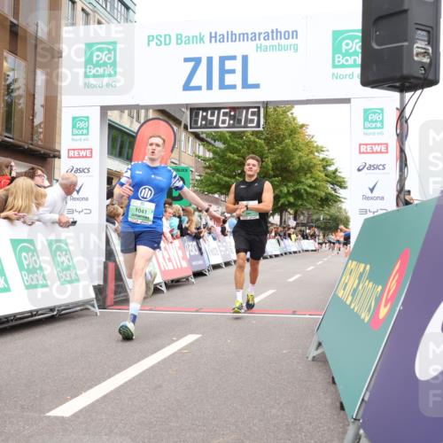21.09.2025 - PSD Bank Halbmarathon Strokosch-Dieckow http://msf.ph/oto/8917861 21.09.2025 11:45:38 Ziel 1023, 1041, 2139, 2143, 2939 meine-sportfotos.de