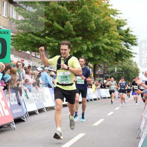 21.09.2025 - PSD Bank Halbmarathon Strokosch-Dieckow http://msf.ph/oto/8917969 21.09.2025 11:46:12 Ziel 2141, 2229, 2235 meine-sportfotos.de