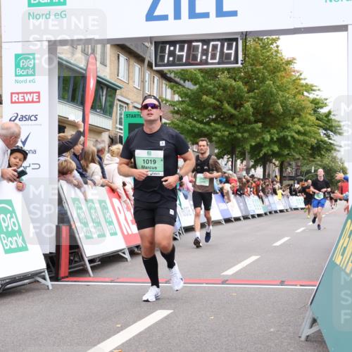21.09.2025 - PSD Bank Halbmarathon Strokosch-Dieckow http://msf.ph/oto/8918046 21.09.2025 11:46:27 Ziel 1019, 1062, 2129, 2931, 3630 meine-sportfotos.de