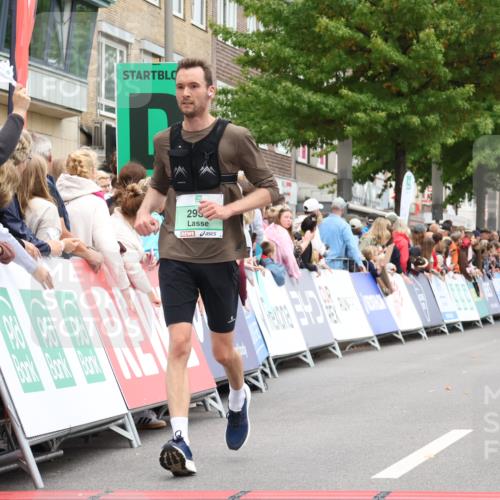 21.09.2025 - PSD Bank Halbmarathon Strokosch-Dieckow http://msf.ph/oto/8918053 21.09.2025 11:46:29 Ziel 1019, 1062, 2931, 3630 meine-sportfotos.de