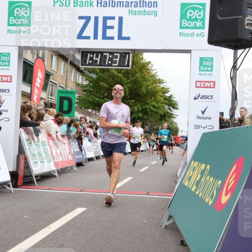21.09.2025 - PSD Bank Halbmarathon Strokosch-Dieckow http://msf.ph/oto/8918176 21.09.2025 11:46:54 Ziel 1601, 1956, 2155, 2391, 2657, 3102 meine-sportfotos.de
