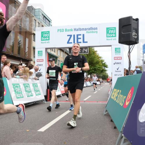21.09.2025 - PSD Bank Halbmarathon Strokosch-Dieckow http://msf.ph/oto/8918355 21.09.2025 11:47:37 Ziel 1164, 1530, 2049, 2234, 2522, 2971, 3389 meine-sportfotos.de