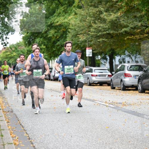 21.09.2025 - PSD Bank Halbmarathon Dr. Thomas Lammeyer http://msf.ph/oto/8918521 21.09.2025 10:35:59 Laufen 1646, 1420, 2001, 1904 meine-sportfotos.de