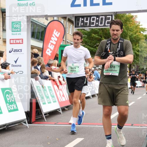 21.09.2025 - PSD Bank Halbmarathon Strokosch-Dieckow http://msf.ph/oto/8918560 21.09.2025 11:48:25 Ziel 1311, 1529, 1624, 2259, 2293, 2378, 2880, 3169, 3921, 3926 meine-sportfotos.de