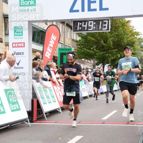 21.09.2025 - PSD Bank Halbmarathon Strokosch-Dieckow http://msf.ph/oto/8918593 21.09.2025 11:48:36 Ziel 1234, 1942, 2551, 2561, 3288, 3921 meine-sportfotos.de