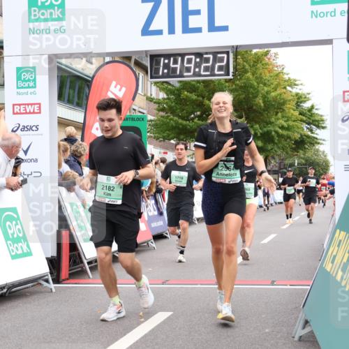 21.09.2025 - PSD Bank Halbmarathon Strokosch-Dieckow http://msf.ph/oto/8918636 21.09.2025 11:48:45 Ziel 1719, 2182, 2260, 2415, 2421, 2561, 2564, 3088, 3288 meine-sportfotos.de