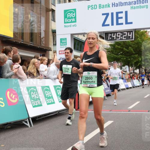 21.09.2025 - PSD Bank Halbmarathon Strokosch-Dieckow http://msf.ph/oto/8918651 21.09.2025 11:48:47 Ziel 1719, 2182, 2260, 2415, 2421, 2564, 3088, 3288 meine-sportfotos.de
