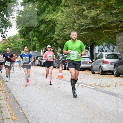 21.09.2025 - PSD Bank Halbmarathon Dr. Thomas Lammeyer http://msf.ph/oto/8918852 21.09.2025 10:36:34 Laufen 1399, 1970, 2048, 2043 meine-sportfotos.de