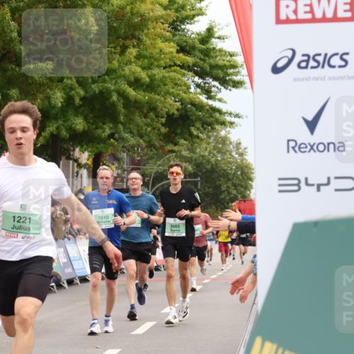 21.09.2025 - PSD Bank Halbmarathon Strokosch-Dieckow http://msf.ph/oto/8919003 21.09.2025 11:49:59 Ziel 1010, 1221, 2065, 2181, 2257, 2362, 2462, 2527, 2677, 3086, 3665 meine-sportfotos.de