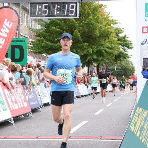 21.09.2025 - PSD Bank Halbmarathon Strokosch-Dieckow http://msf.ph/oto/8919229 21.09.2025 11:50:42 Ziel 1231, 2572, 2811, 3937 meine-sportfotos.de