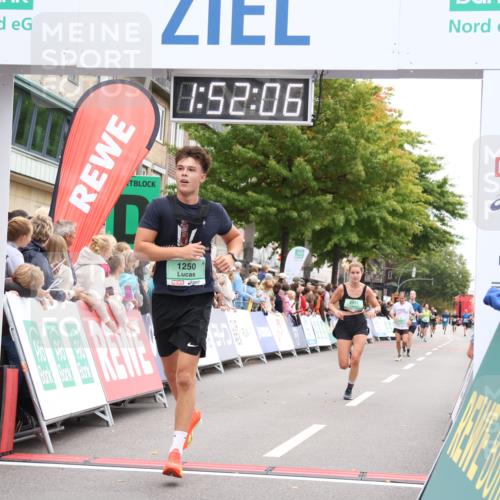 21.09.2025 - PSD Bank Halbmarathon Strokosch-Dieckow http://msf.ph/oto/8919442 21.09.2025 11:51:29 Ziel 1250, 1537, 2295, 2402, 2951 meine-sportfotos.de