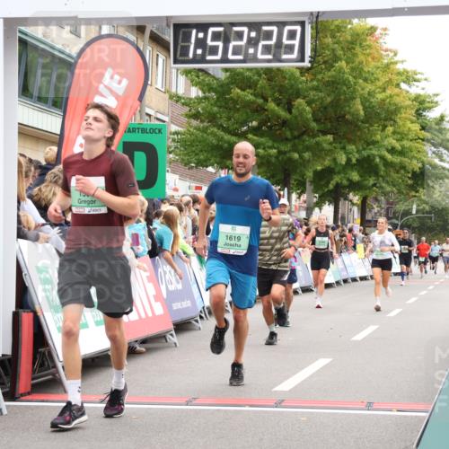 21.09.2025 - PSD Bank Halbmarathon Strokosch-Dieckow http://msf.ph/oto/8919520 21.09.2025 11:51:52 Ziel 1150, 1375, 1581, 1619, 2163, 2382, 2476, 2539, 2638, 2886, 2988 meine-sportfotos.de